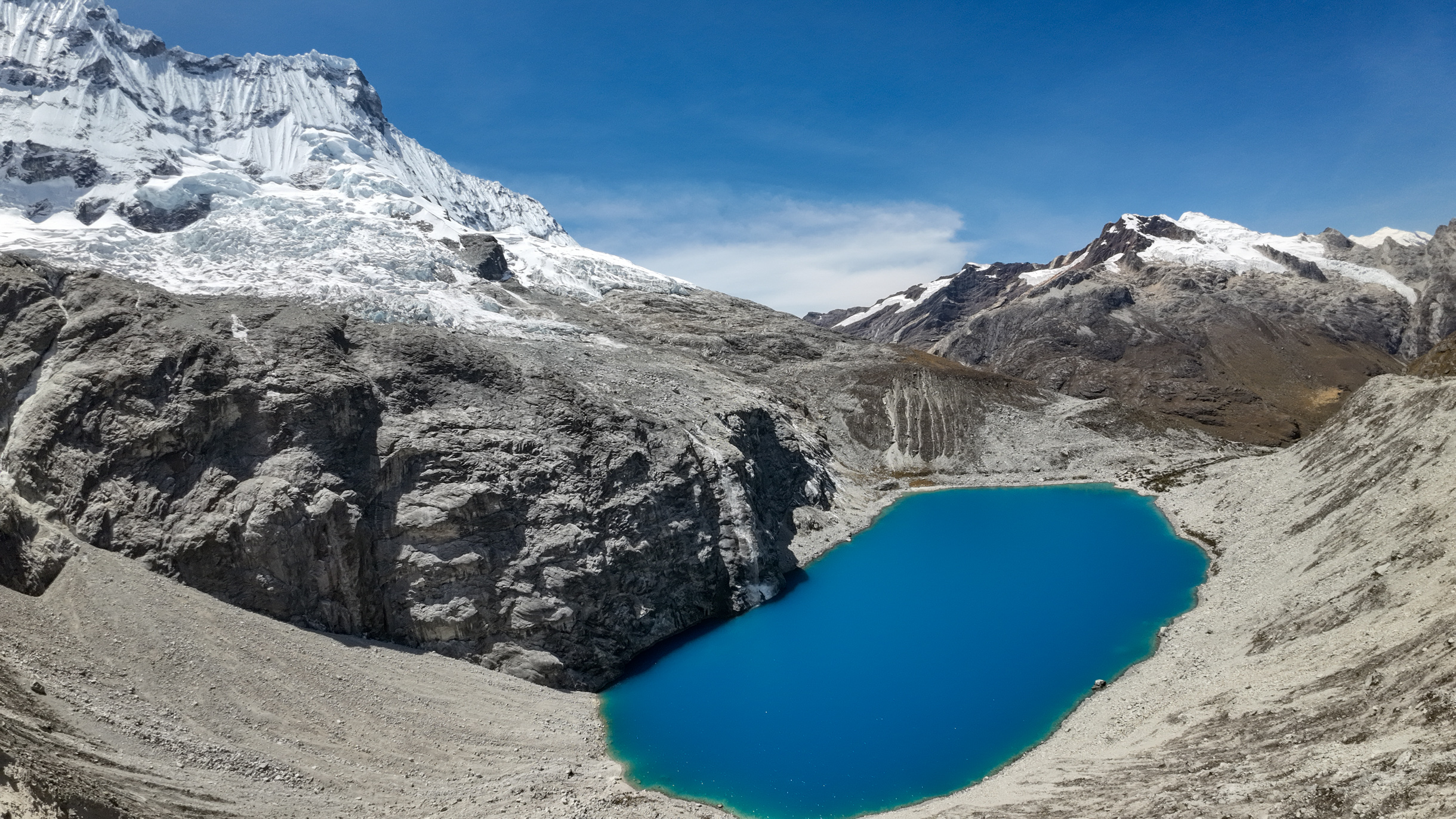 You are currently viewing The Unforgettable Laguna 69 Hike: A Must-Do Adventure in Huaraz