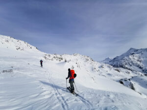 Read more about the article Embracing New Horizons: Ski Touring and Avalanche Rescue Training on Simplonpass