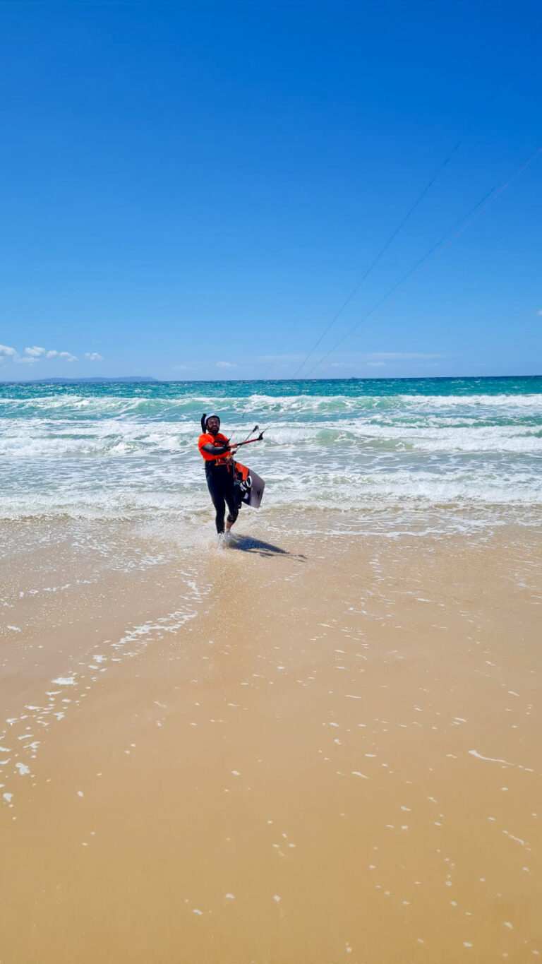 Read more about the article Learning to Kitesurf in Tarifa: The Windy Truth, Full Costs & Is It Right For You?