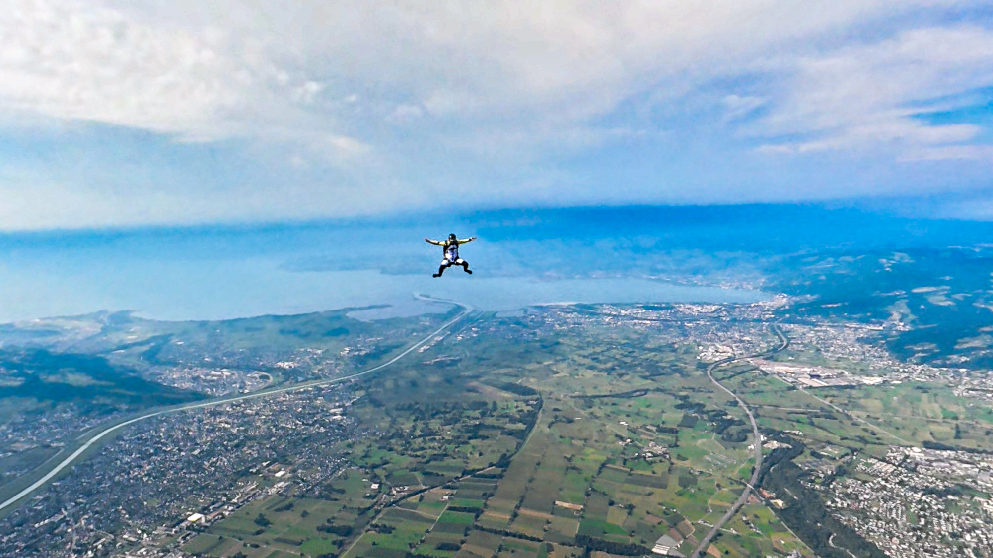 You are currently viewing SkydivePost-Exam Jumps: From 31 to 53 — First Hybrids, Flips, and Faster ProgressSkydive